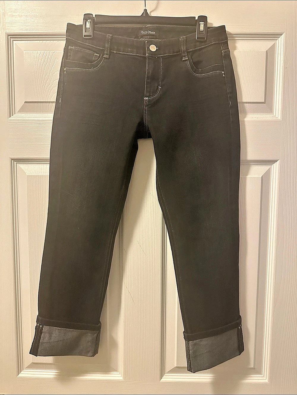 Women’s White House Black Market Capri Cuffed Black Denim Jeans - Size 6
